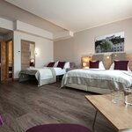 immagine di Camera quadrupla, doccia e vasca