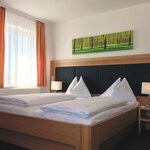 ….. képe single room with shower, WC