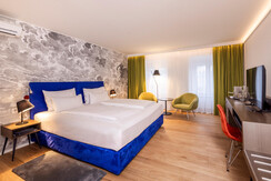 STEIN-Zimmer-303-SJSS-photo-by-michaelgroessinger.