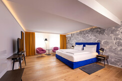 STEIN-Zimmer-605-SJSS-photo-by-michaelgroessinger.