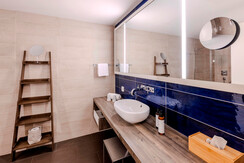 STEIN-Zimmer-303-SJSS-photo-by-michaelgroessinger.