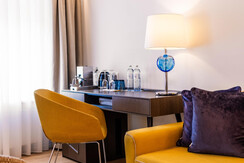 STEIN-Zimmer-601-SSUI-photo-by-michaelgroessinger.