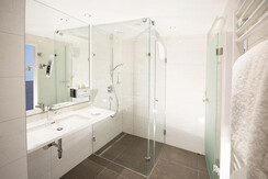 SuperiorZimmer_Bad_3