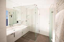 SuperiorZimmer_Bad_3