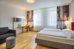 doppelbett-im-ff3-jufa-hotel-salzburg-720x490