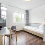 Image de chambre à 1 lit avec douche, WC