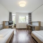 Image de twin avec douche, WC