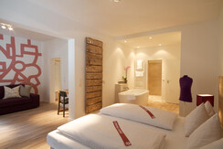 Room Pictures_Room_SUI_0