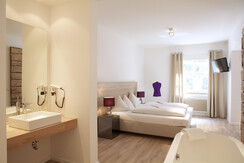 Room Pictures_Room_SUI_1