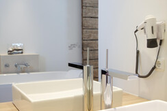 Room Pictures_Room_SUI_6