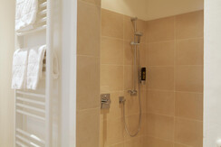 Room Pictures_Room_SUI_7