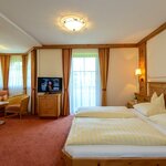 ….. képe double room with shower or bath tub, WC | © Tourismus Salzburg GmbH / G. Breitegger