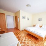 ….. képe Kétágyas szoba, zuhany, WC