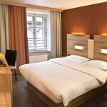 Photo of Double room, shower or bath, toilet, standard | © Star Inn Hotel Salzburg Gablerbräu