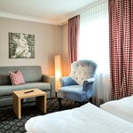 imagen de triple room with bath tub, WC