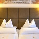 Фото 2-местный номер, Душевая кабина или ванна, туалет, одна спальня