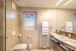 Zimmer 102 Badezimmer