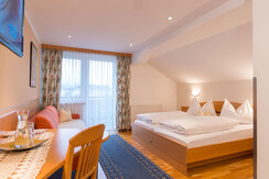 Doppelzimmer mit Balkon