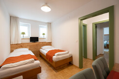 landhotel-santner-220506_224-2048x1365