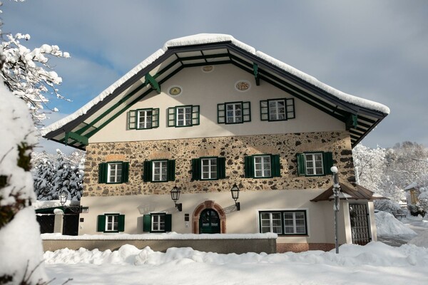 3b4a2d1c-ae8e-49fd-9ea2-0fae27633c0c