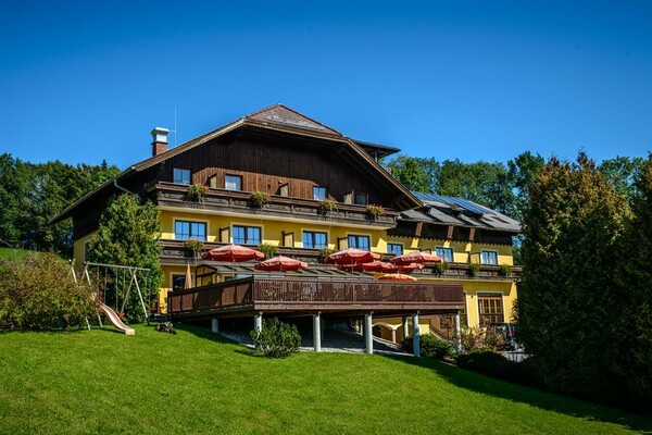 Hausansicht | © Hotel-Pension Schwaighofen