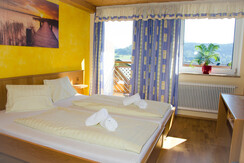 Doppelzimmer mit Balkon