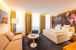 GOLDGASSE-Zimmer-14-GJS-photo-by-michaelgroessinge