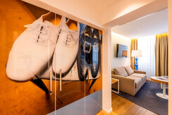 GOLDGASSE-Zimmer-14-GJS-photo-by-michaelgroessinge