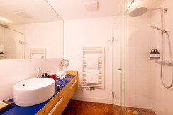 GOLDGASSE-Zimmer-11-GJS-photo-by-michaelgroessinge