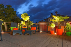 Dachterrasse bei Nacht