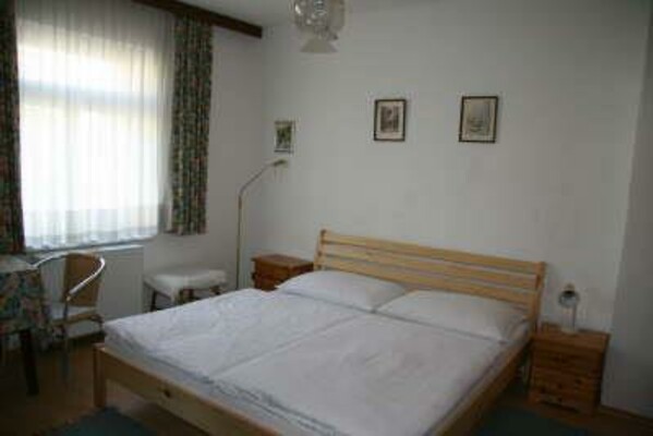 Schlafzimmer A