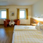 Photo of double room with shower, WC