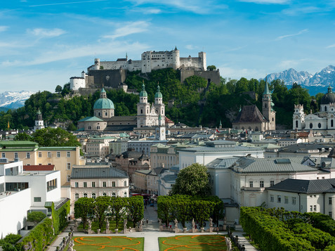 Panorama of the Mirabell Gardens in Salzburg with a view of Fortress Hohensalzburg | © Tourismus Salzburg