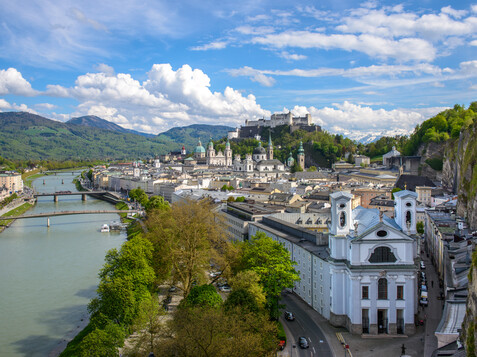View down to the Old Town of Salzburg from Mönchsberg | © Tourismus Salzburg / G. Breitegger