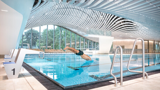 Jump into the Sports pool in the Paracelsusbad in Salzburg | © Paracelsusbad Wöckinger